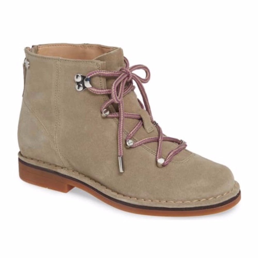 HUSH PUPPIES Catelyn Hiker Boot in Taupe